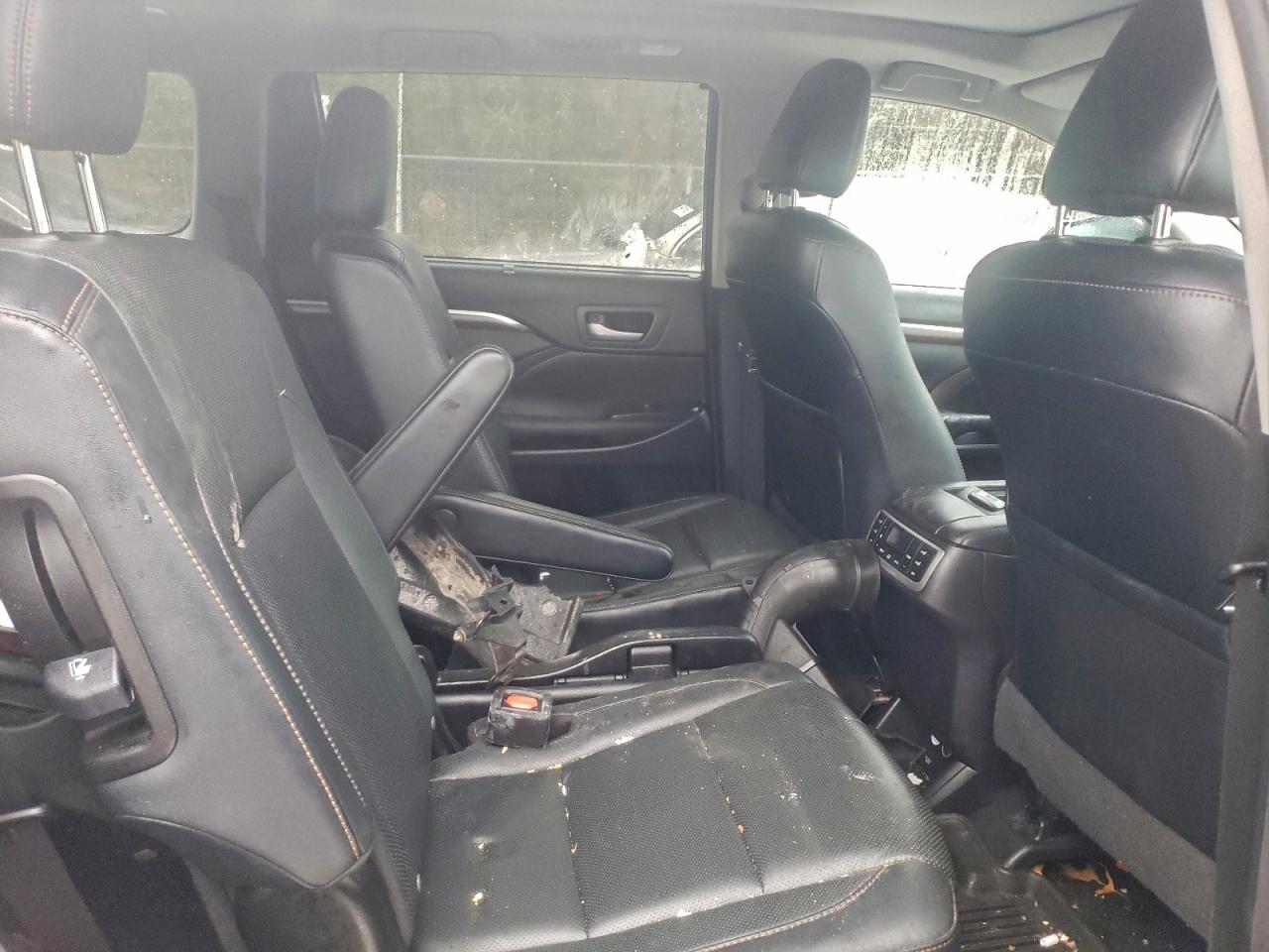 2016 TOYOTA HIGHLANDER LIMITED photo 11