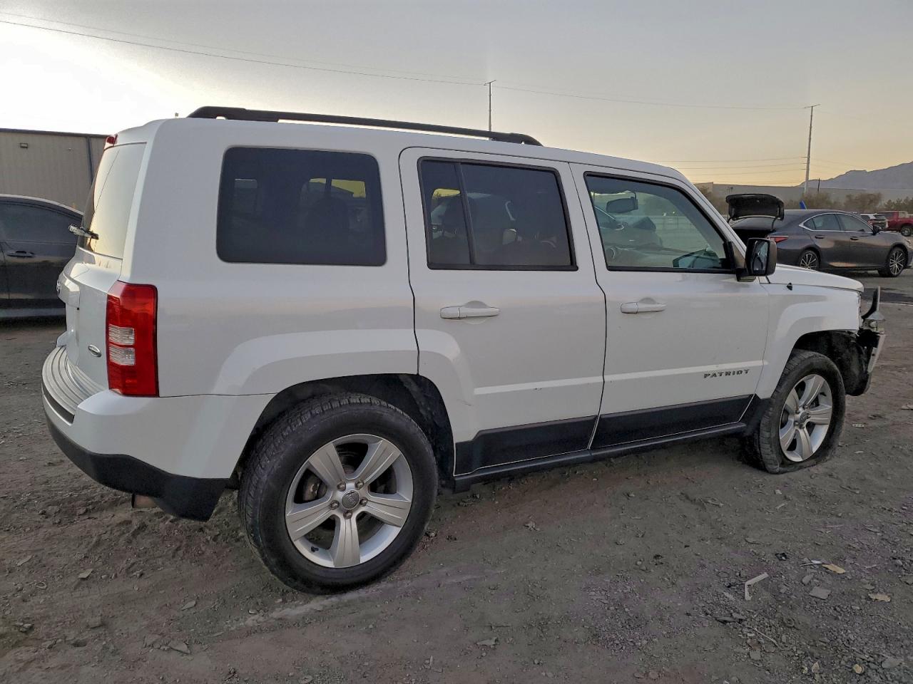 2014 JEEP PATRIOT LATITUDE photo 3