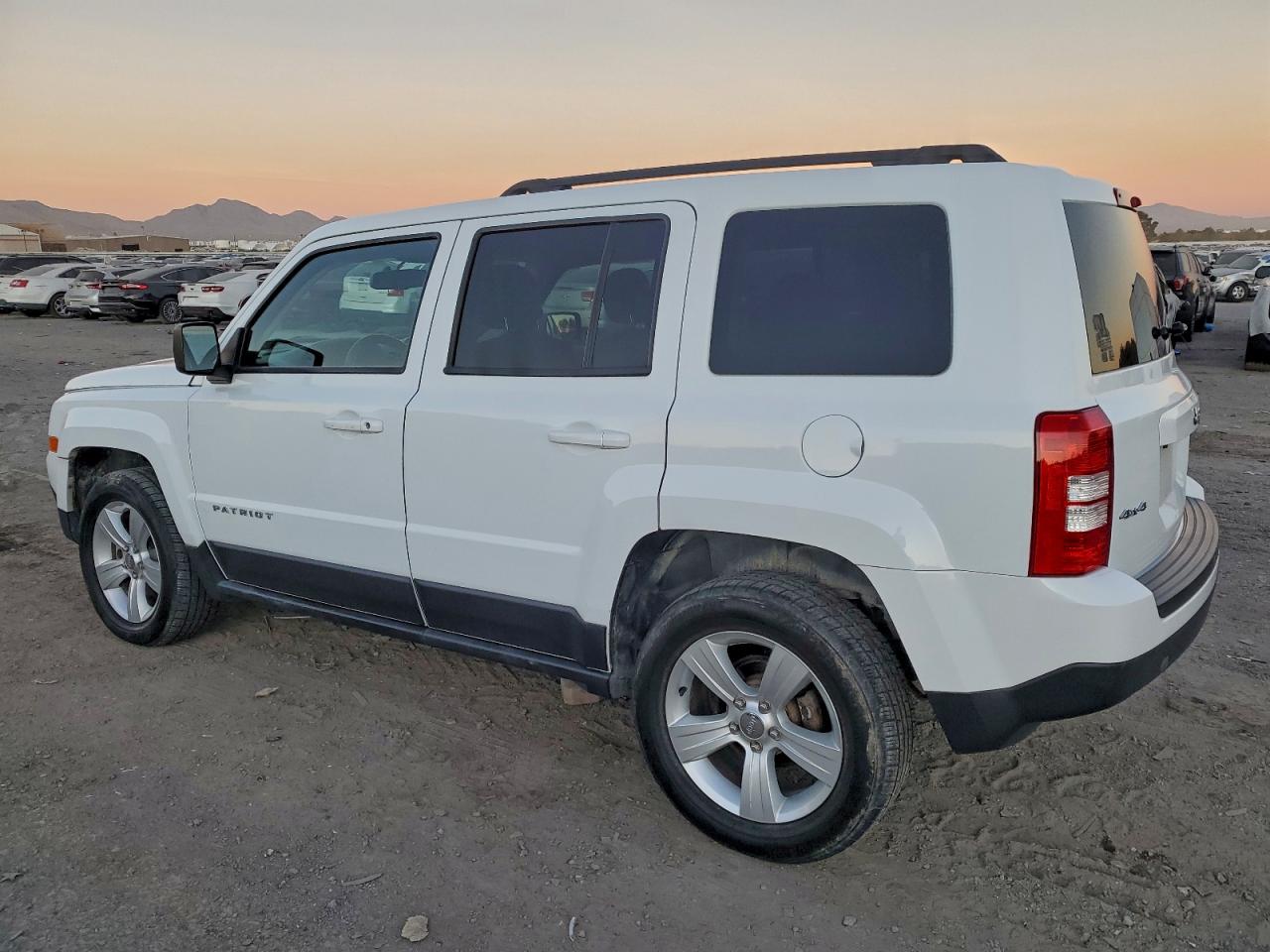 2014 JEEP PATRIOT LATITUDE photo 2