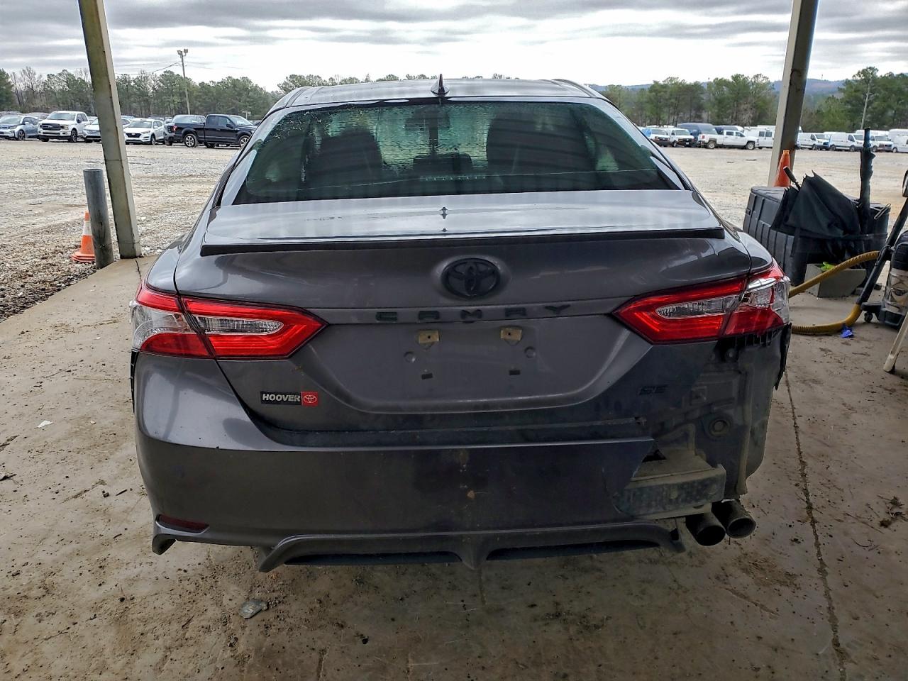 2020 TOYOTA CAMRY SE photo 6