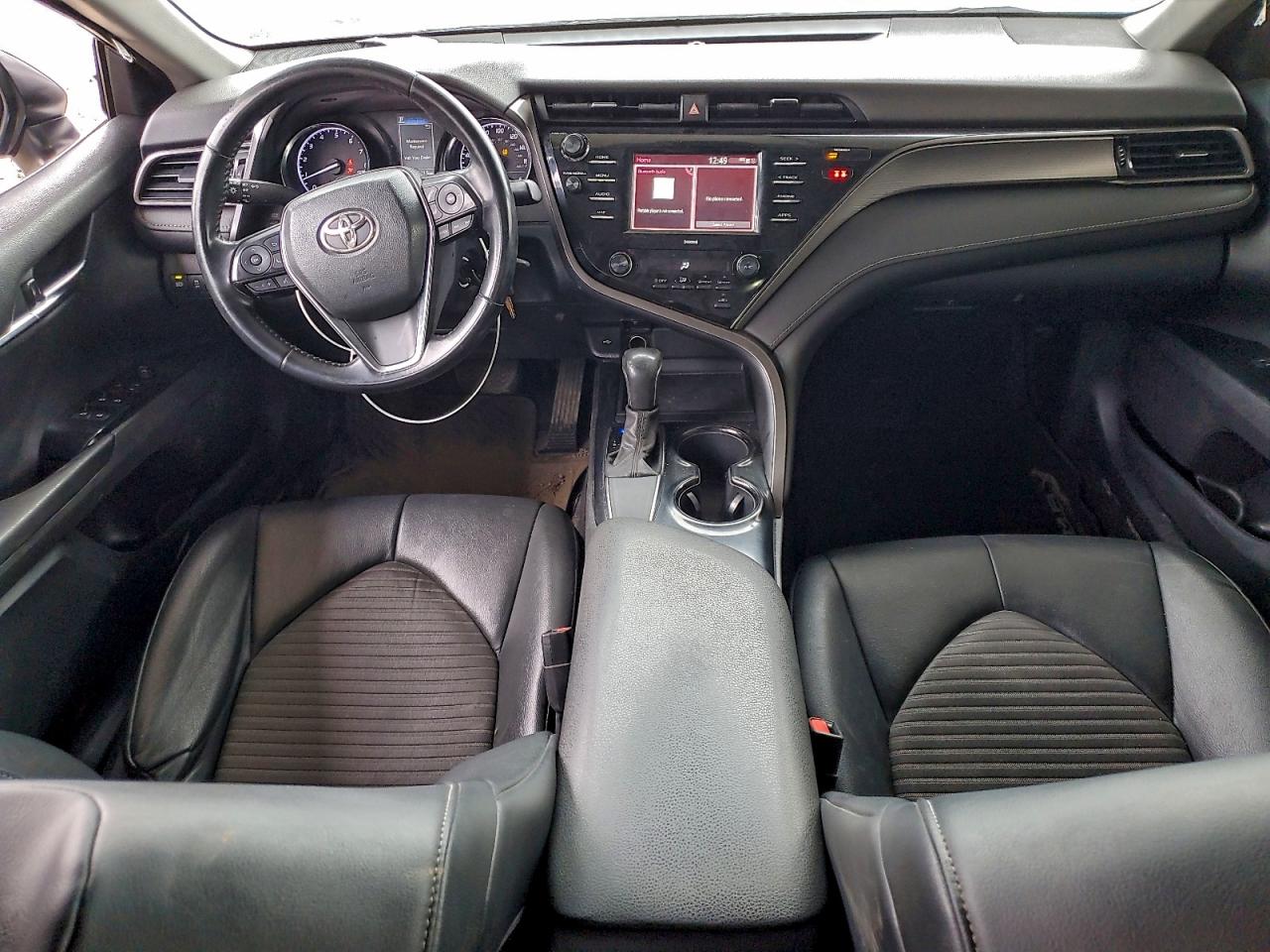 2020 TOYOTA CAMRY SE photo 8