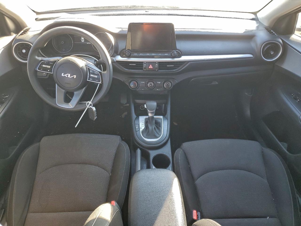 2023 KIA FORTE LX photo 8