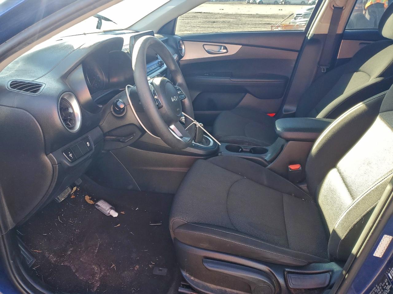 2023 KIA FORTE LX photo 7