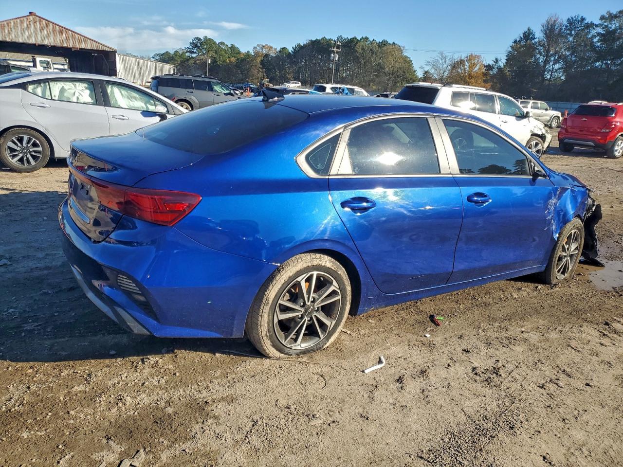 2023 KIA FORTE LX photo 3