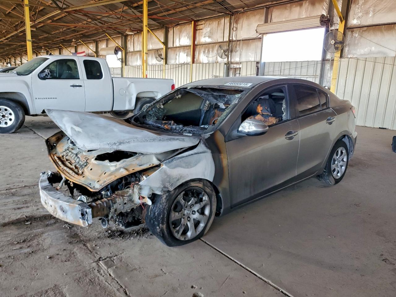2013 MAZDA 3