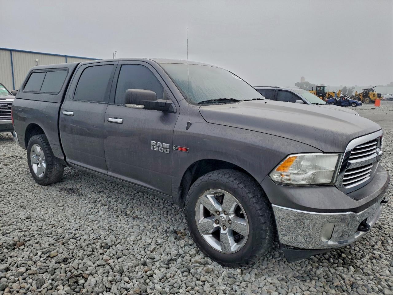 2015 RAM 1500 SLT photo 7
