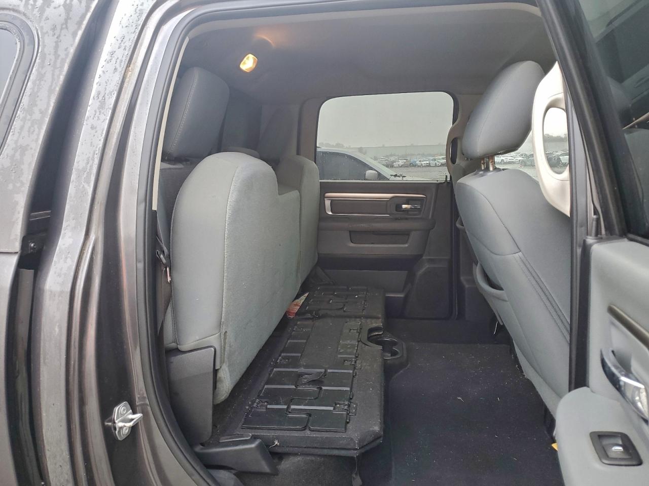 2015 RAM 1500 SLT photo 19