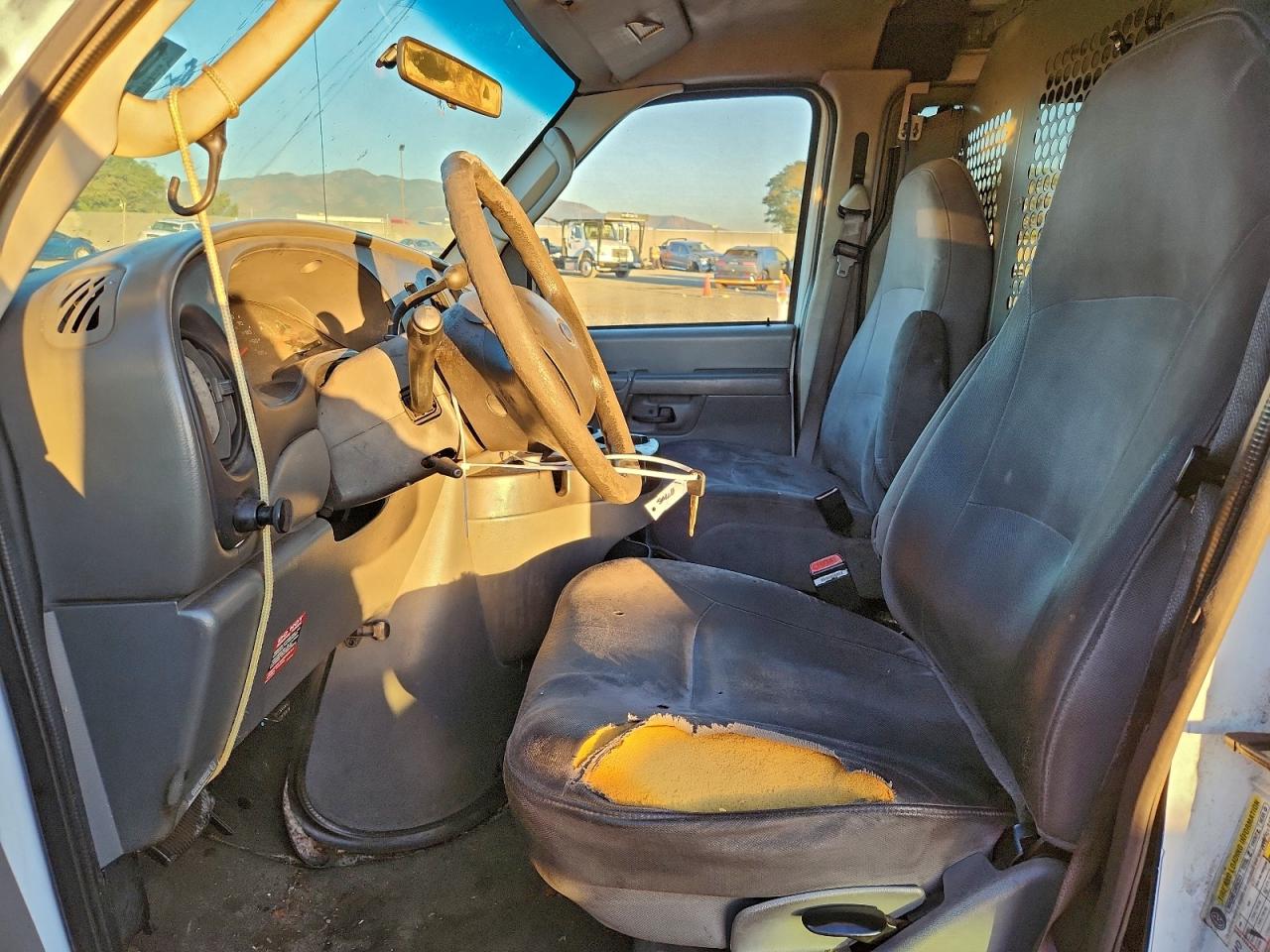 2007 FORD E250 DELIVERY VAN photo 13