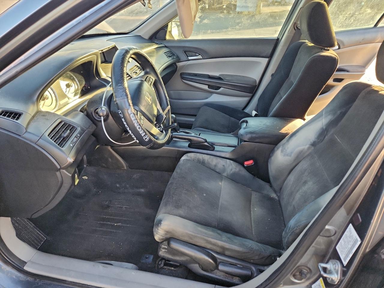2010 HONDA ACCORD LX photo 13