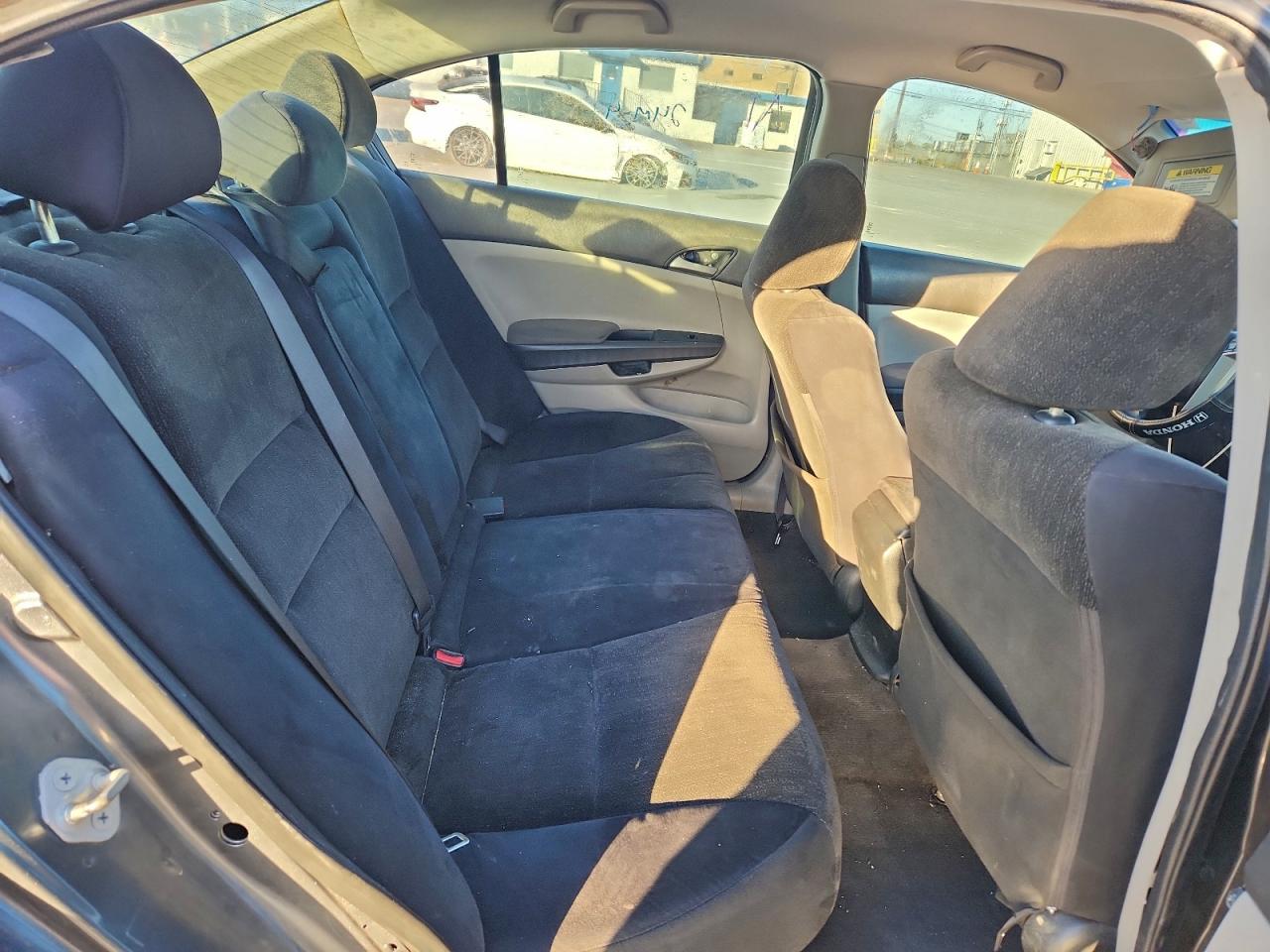 2010 HONDA ACCORD LX photo 19