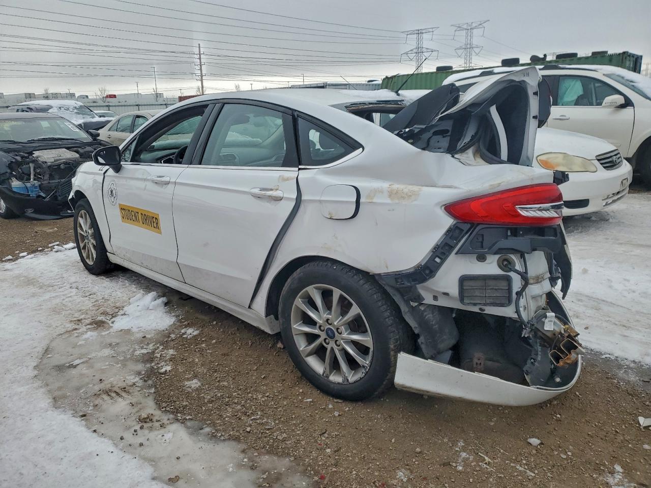2017 FORD FUSION SE photo 2