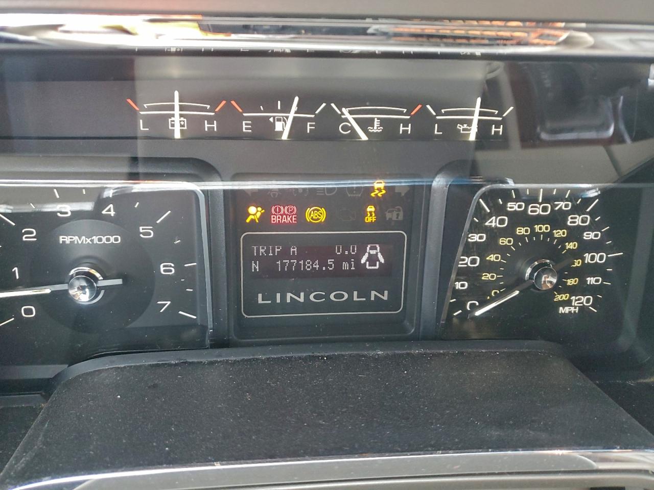 2013 LINCOLN NAVIGATOR photo 9