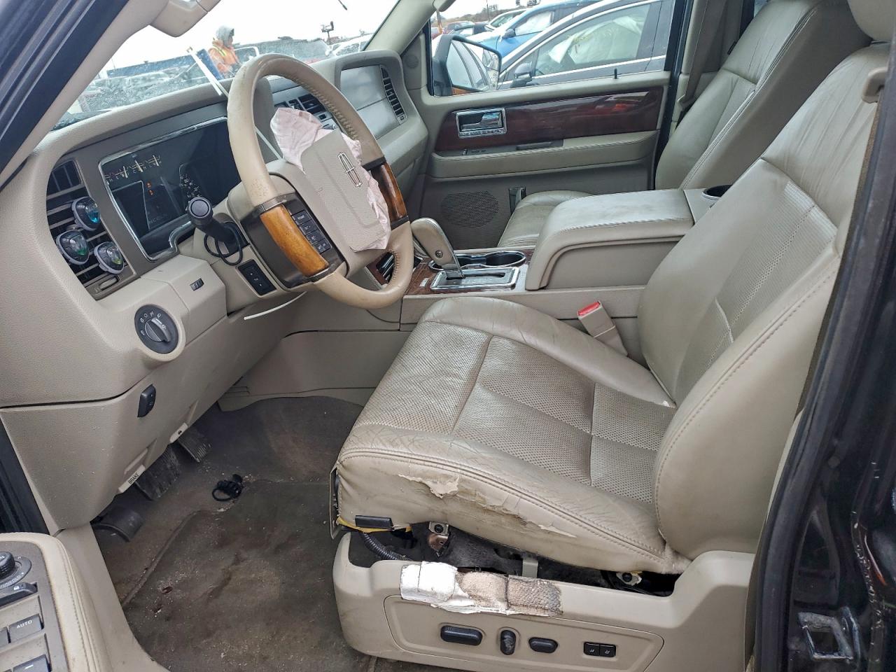 2013 LINCOLN NAVIGATOR photo 7