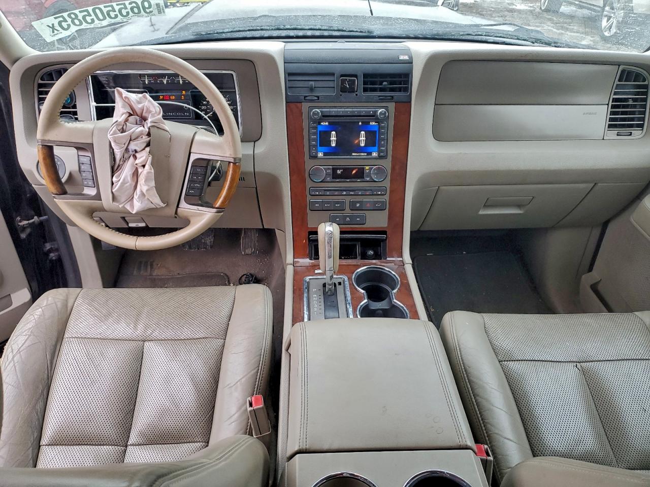 2013 LINCOLN NAVIGATOR photo 8