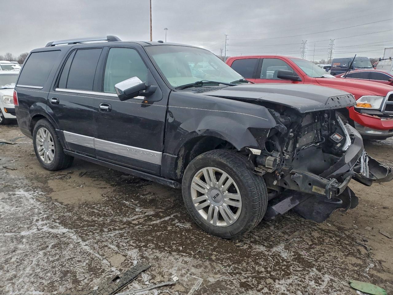 2013 LINCOLN NAVIGATOR photo 4