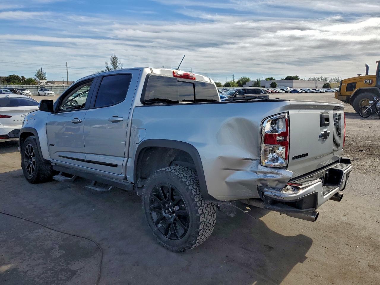 2019 CHEVROLET COLORADO LT photo 2