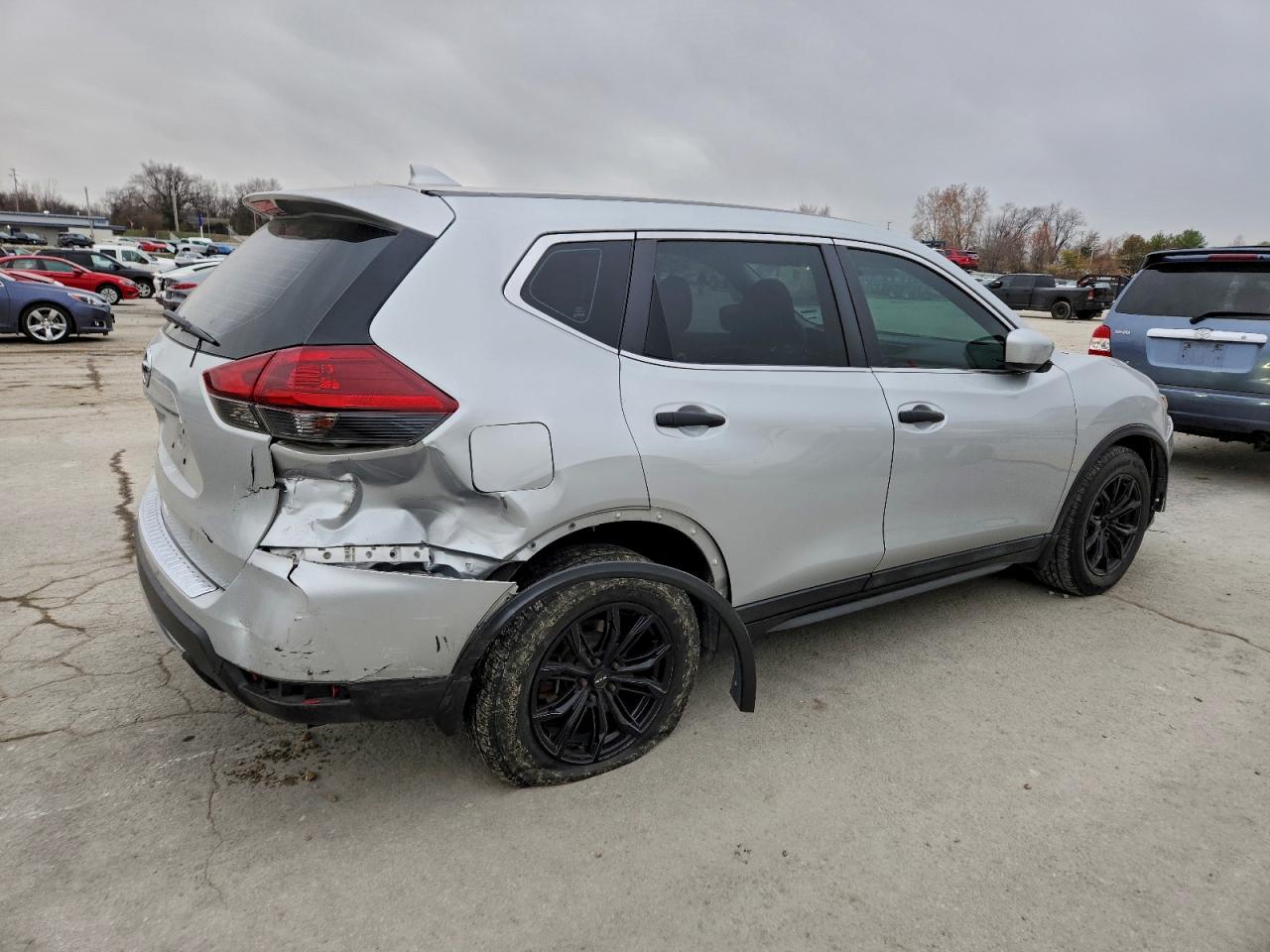 2018 NISSAN ROGUE S photo 3