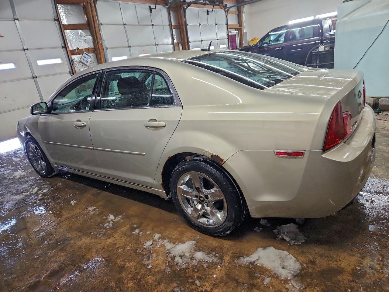2009 CHEVROLET MALIBU 1LT photo 2