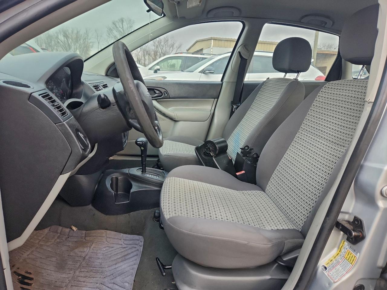 2006 FORD FOCUS ZX4 photo 13