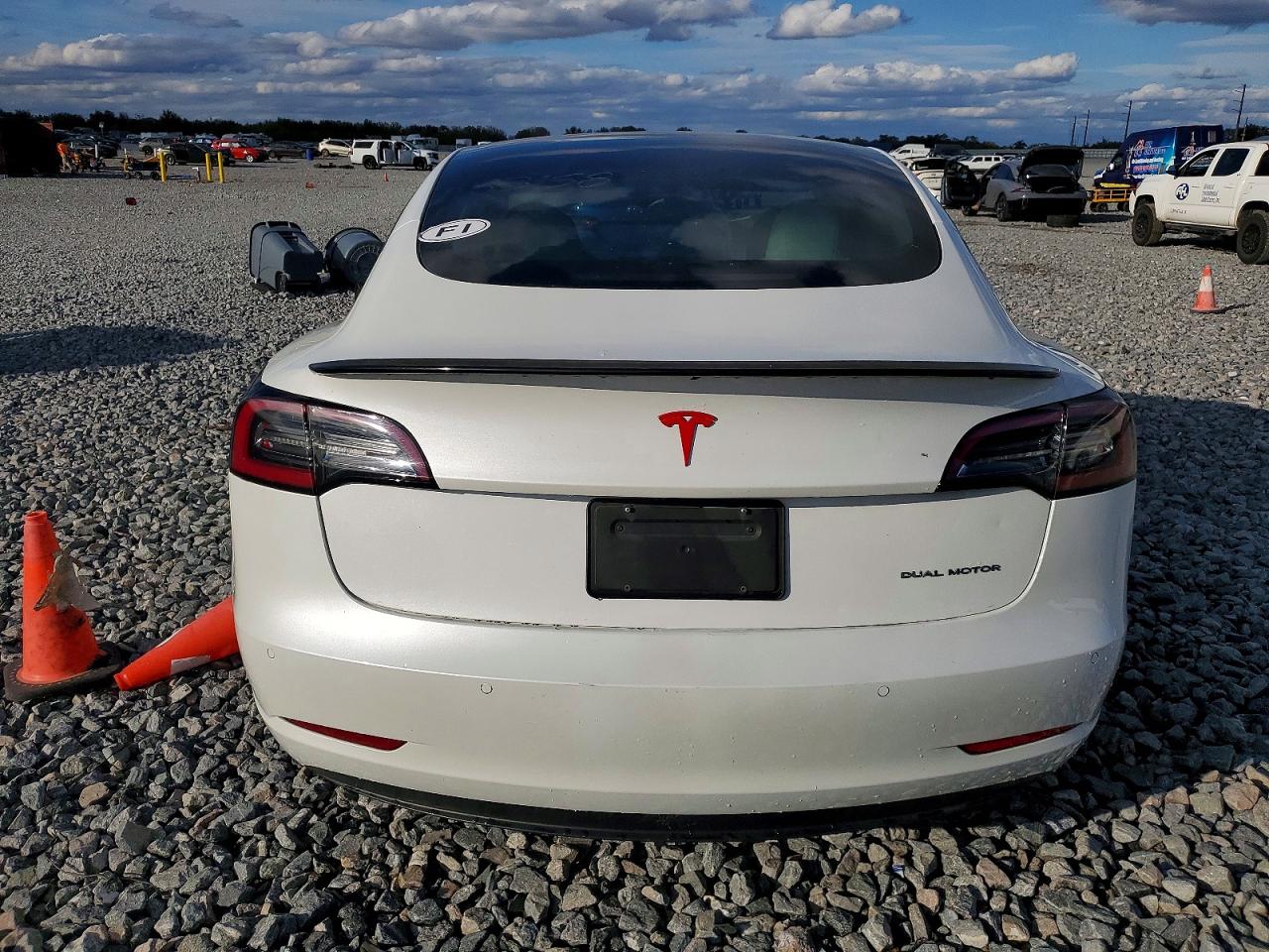 2022 TESLA MODEL 3 photo 11