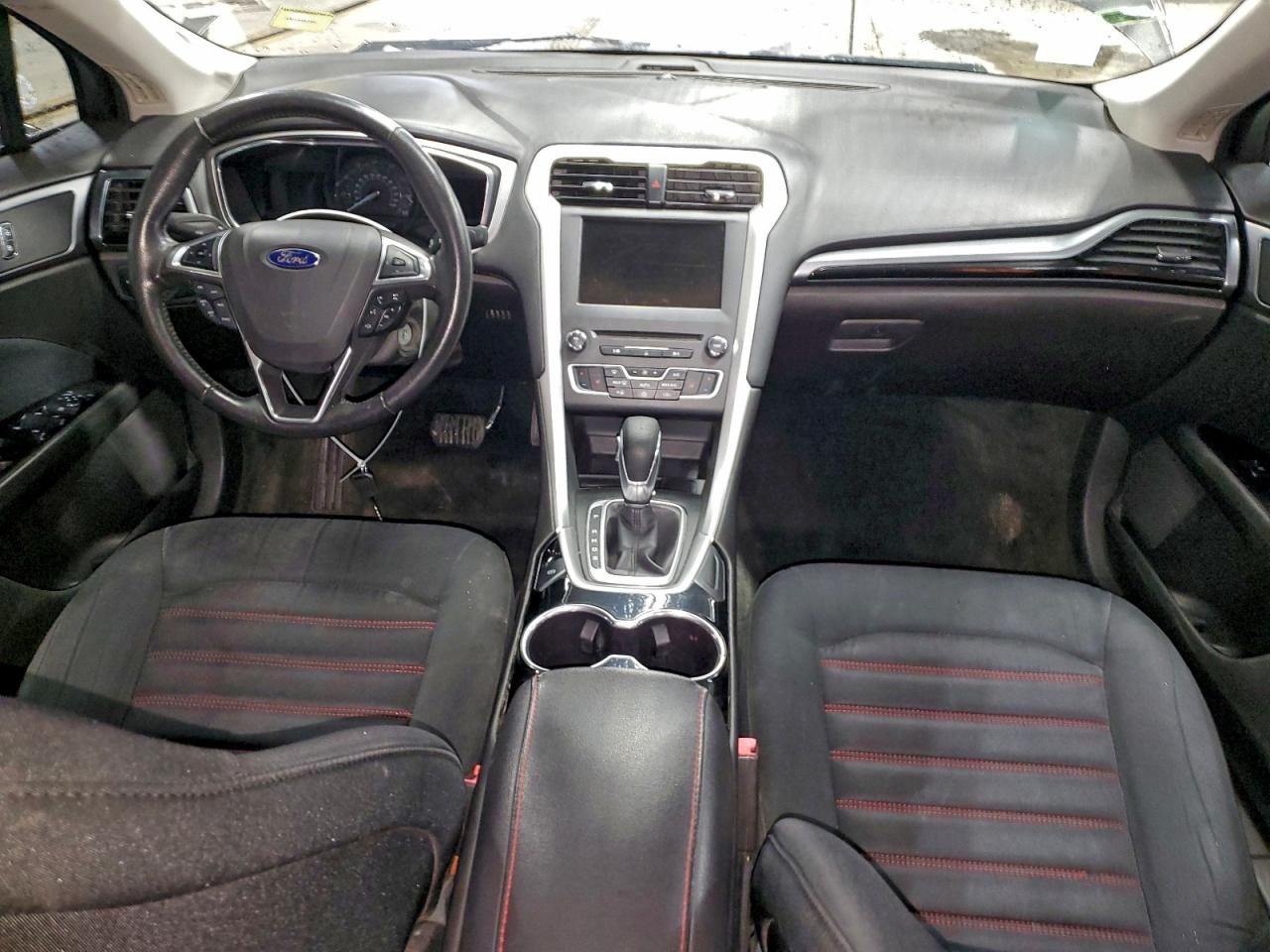 2016 FORD FUSION SE photo 8
