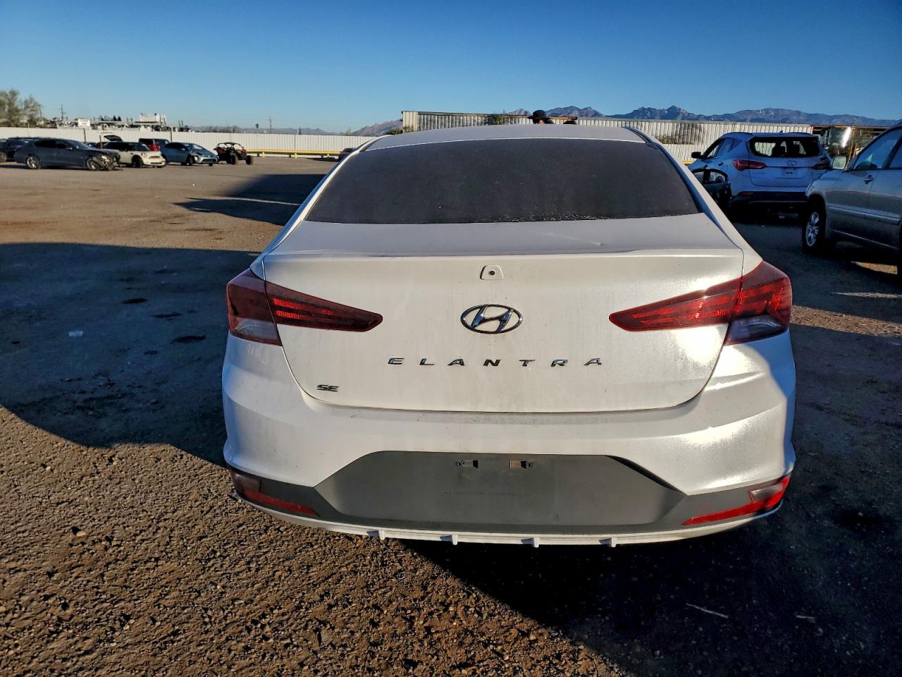 2019 HYUNDAI ELANTRA SE photo 6