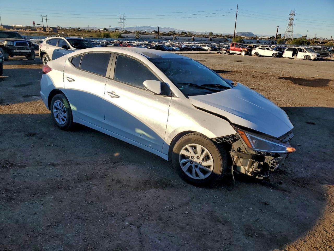 2019 HYUNDAI ELANTRA SE photo 4