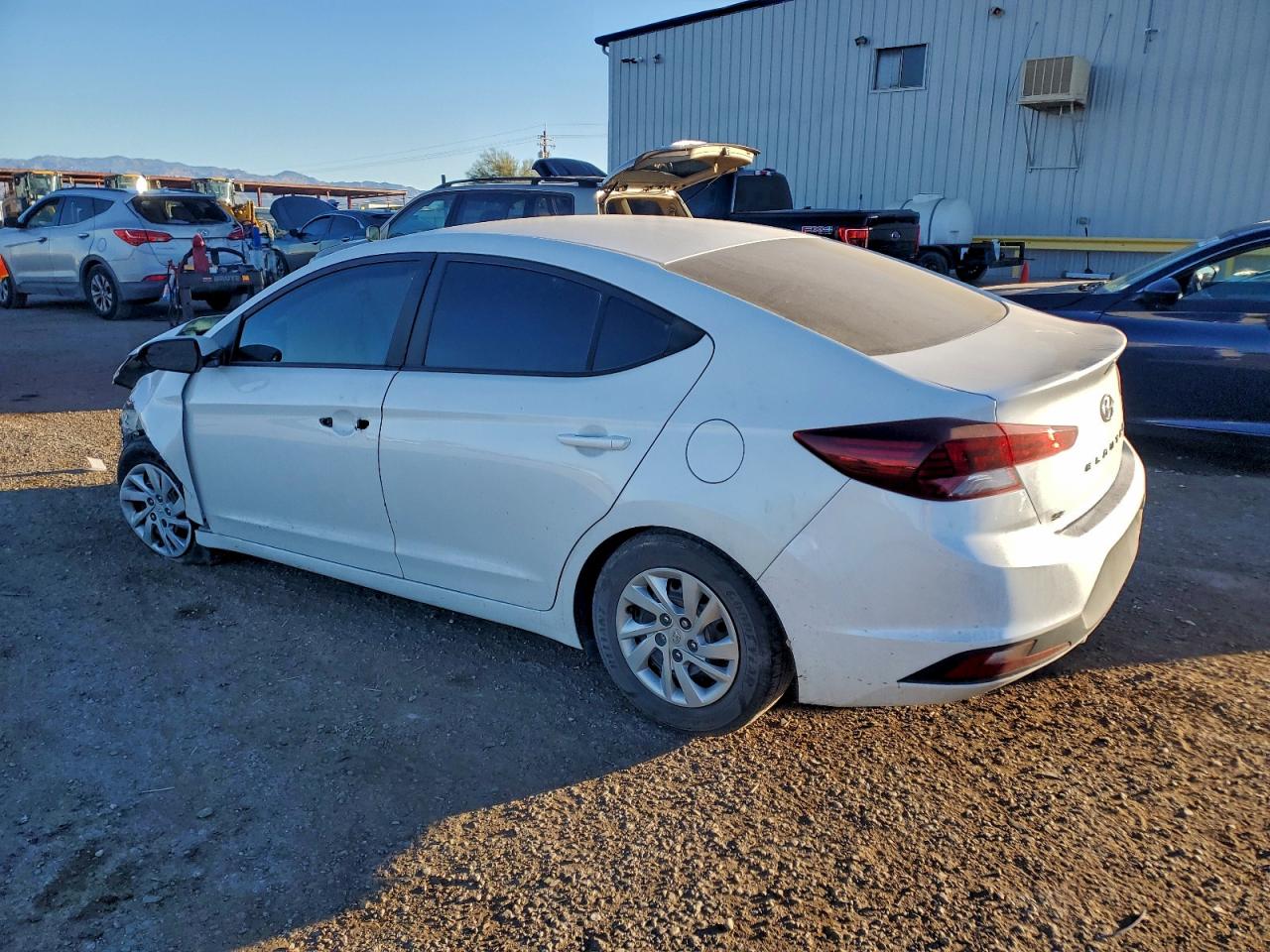 2019 HYUNDAI ELANTRA SE photo 2