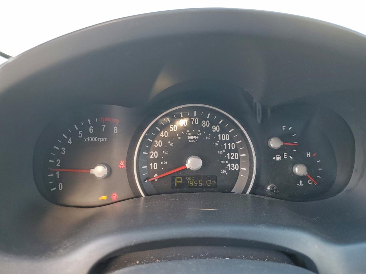 2012 KIA SEDONA LX photo 9