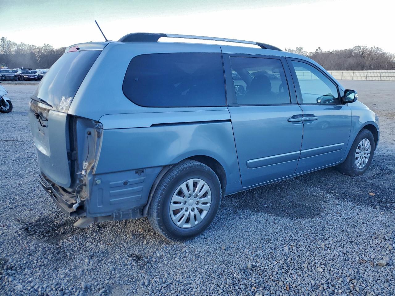 2012 KIA SEDONA LX photo 3