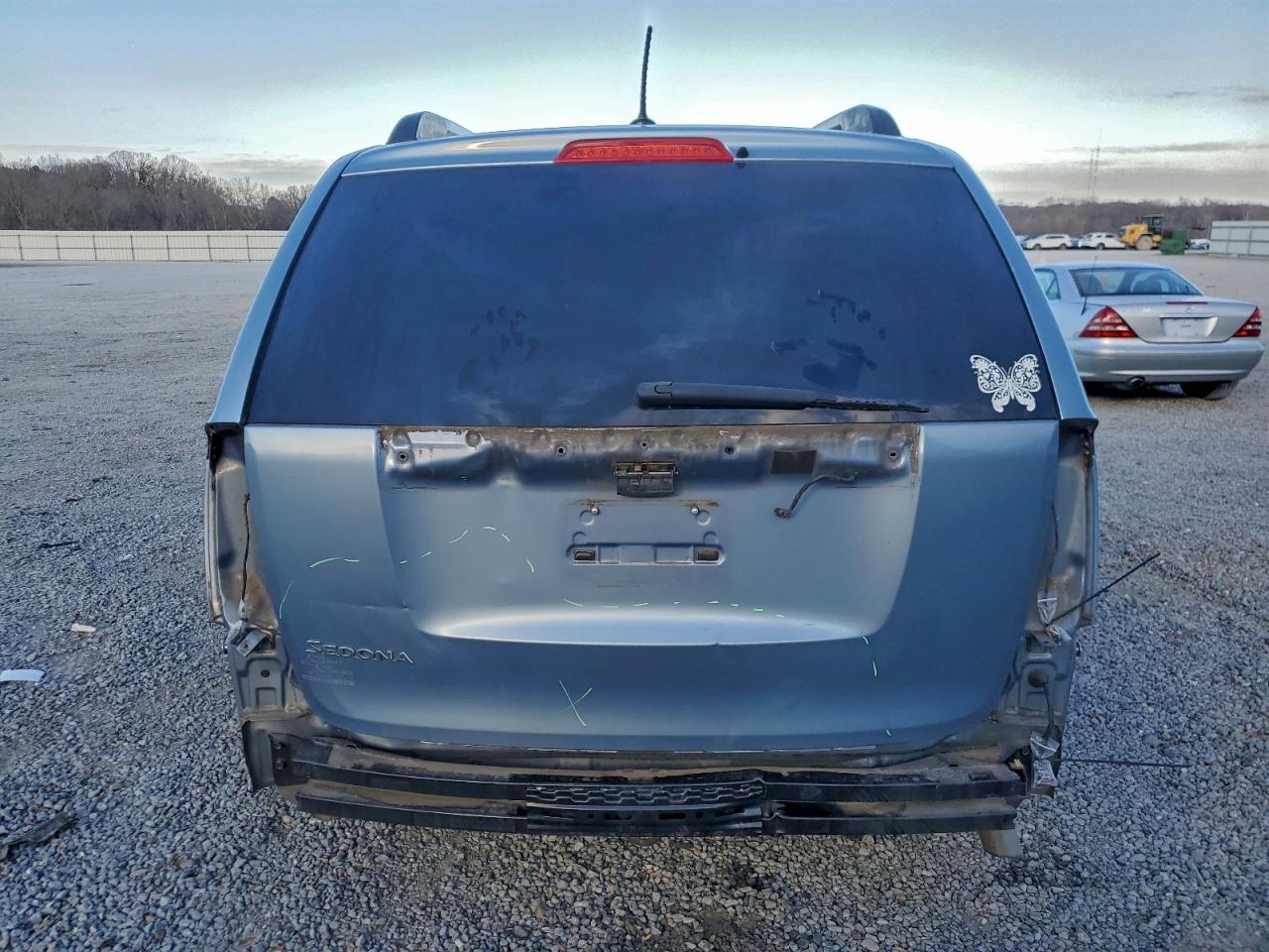 2012 KIA SEDONA LX photo 6