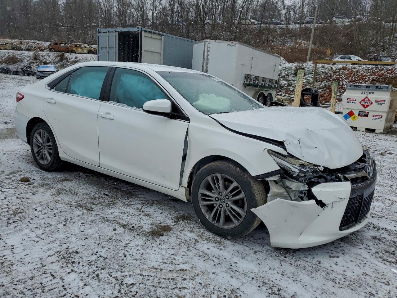 2016 TOYOTA CAMRY LE photo 4