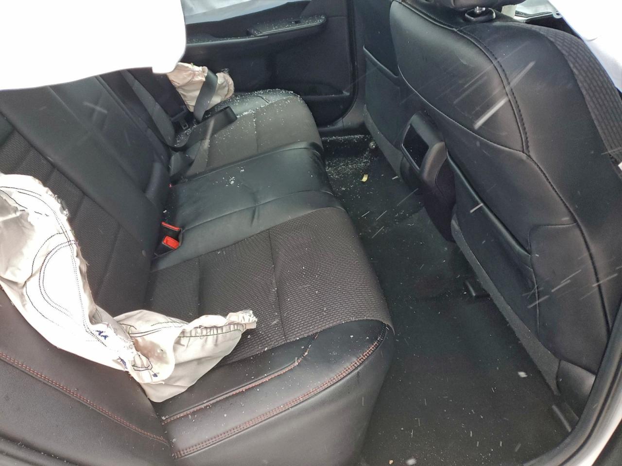 2016 TOYOTA CAMRY LE photo 10