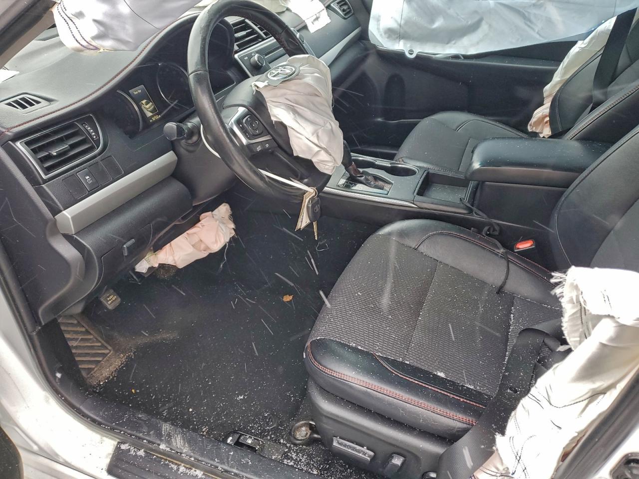 2016 TOYOTA CAMRY LE photo 7