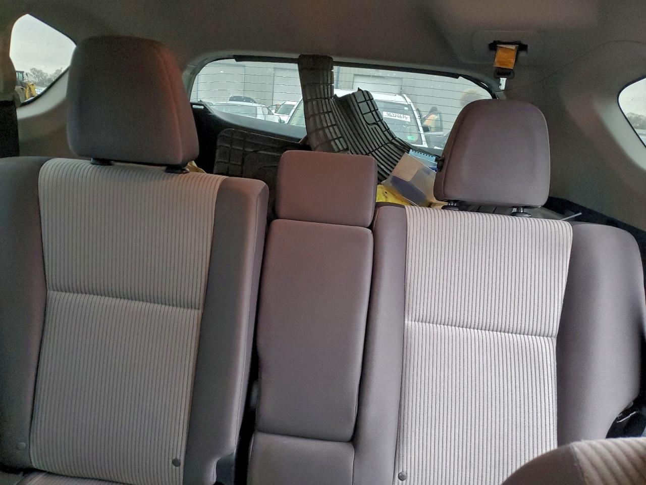 2013 TOYOTA RAV4 LE photo 10