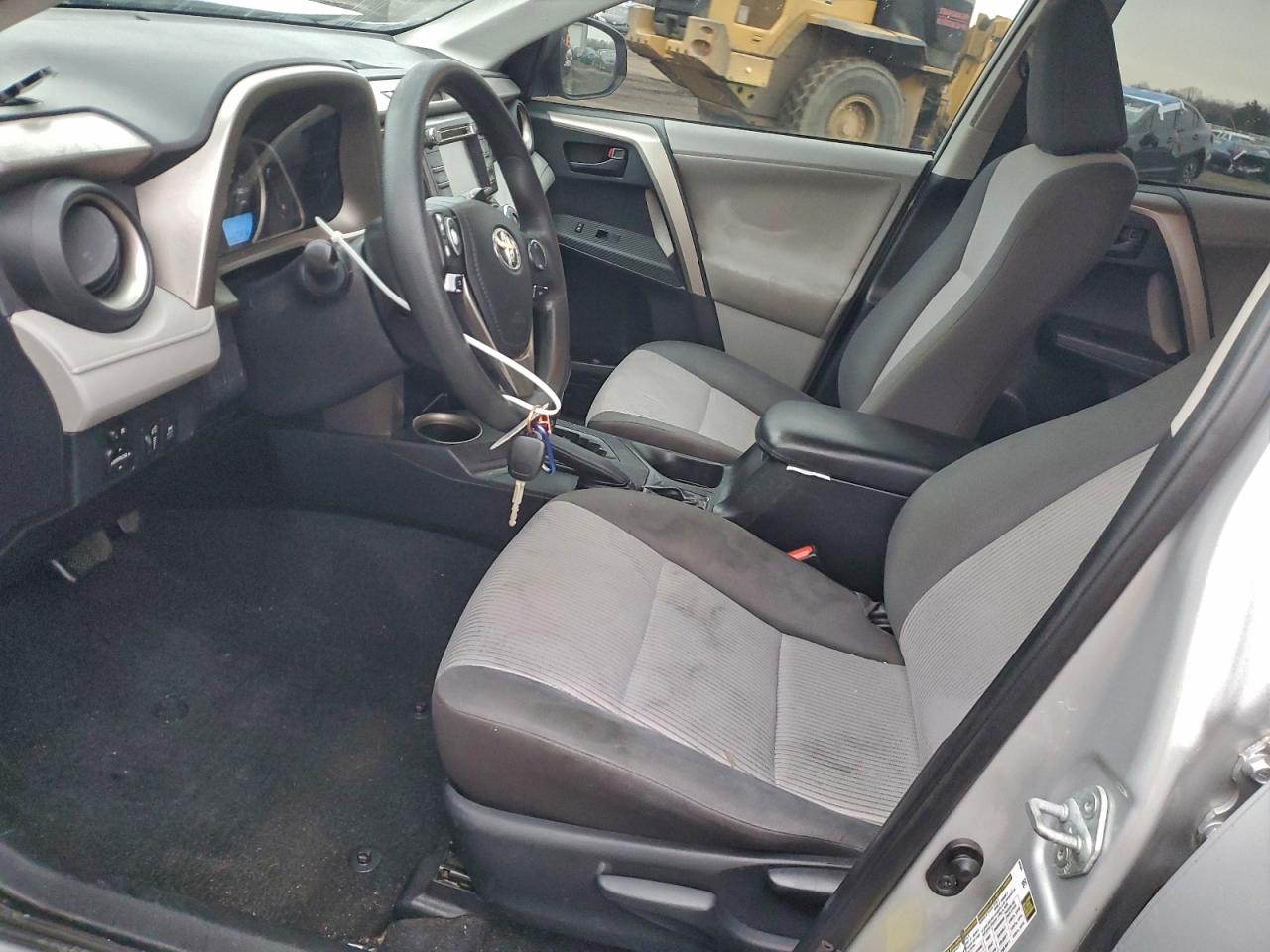 2013 TOYOTA RAV4 LE photo 7