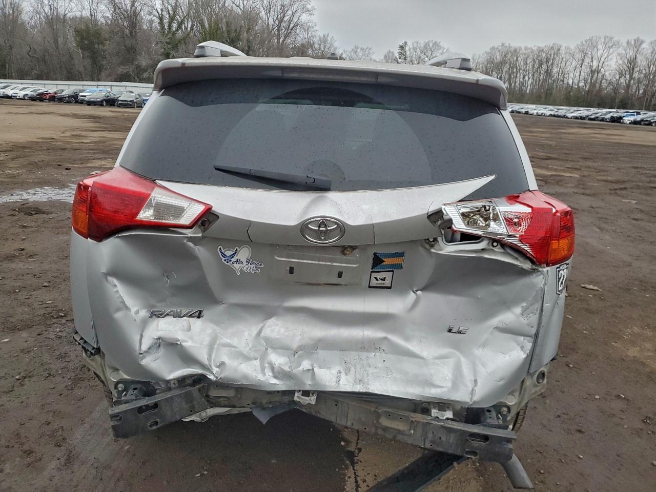 2013 TOYOTA RAV4 LE photo 6