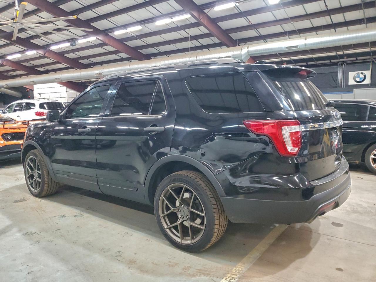 2017 FORD EXPLORER photo 2