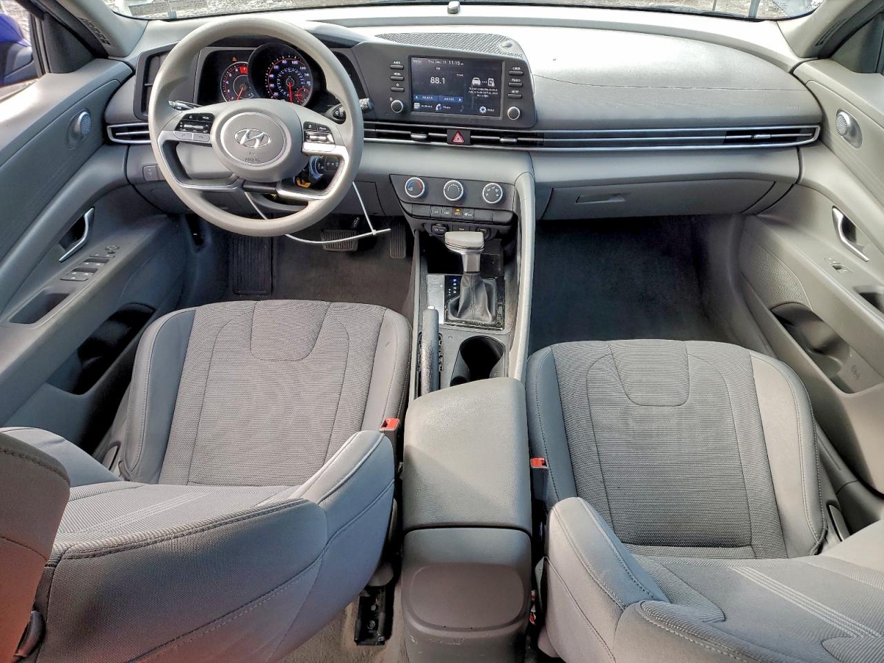 2021 HYUNDAI ELANTRA SE photo 8