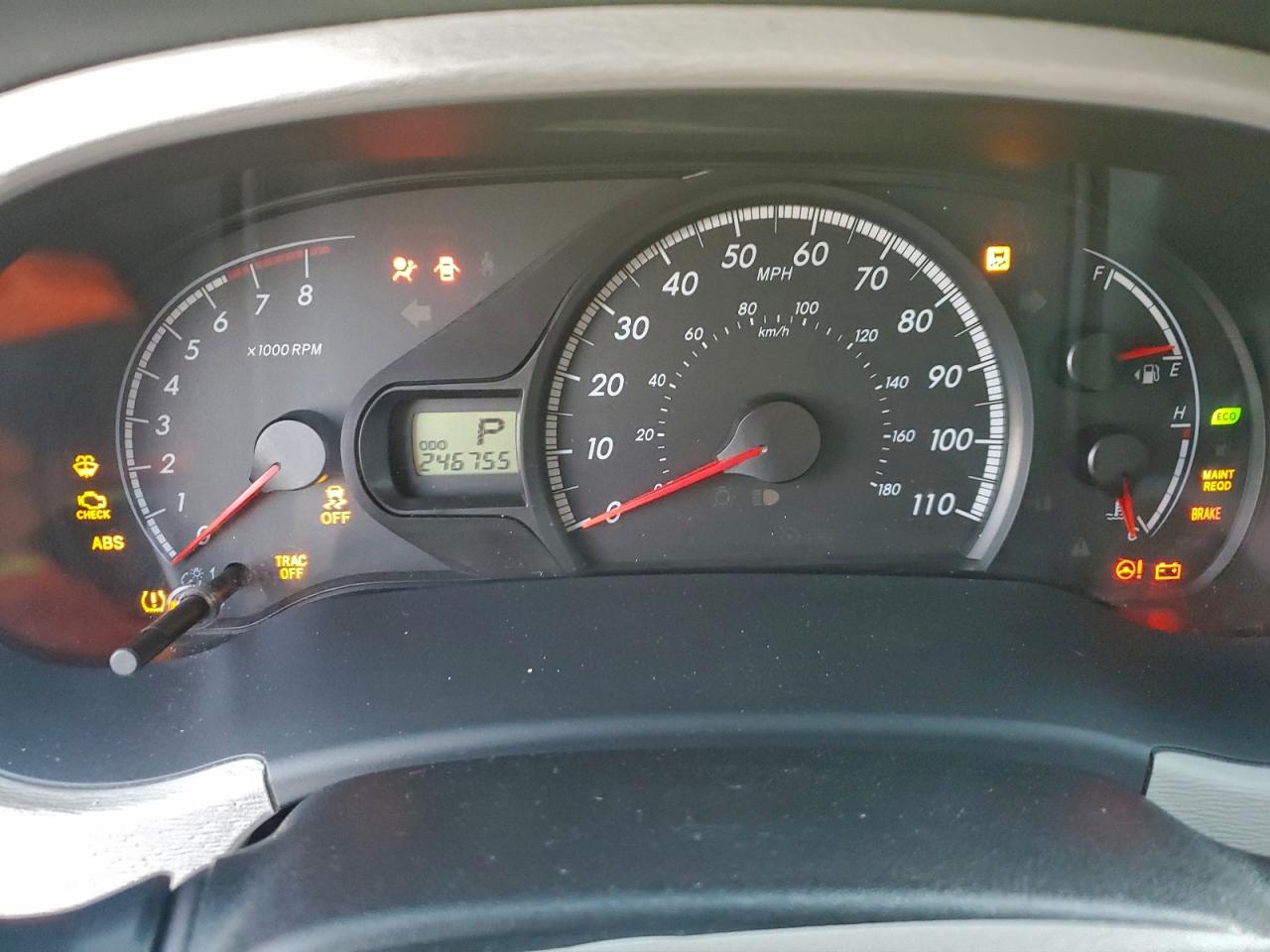 2013 TOYOTA SIENNA LE photo 9