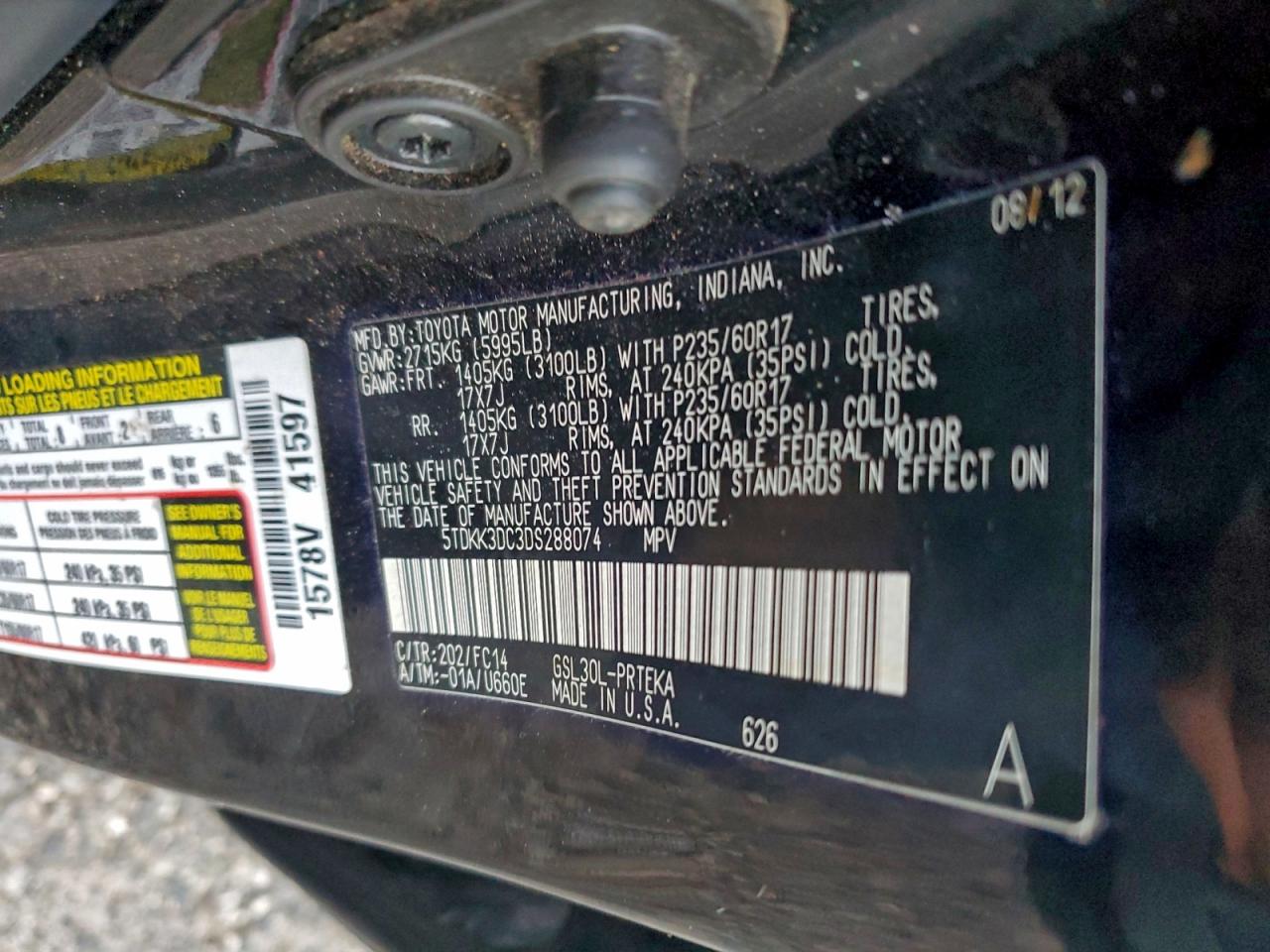 2013 TOYOTA SIENNA LE photo 13