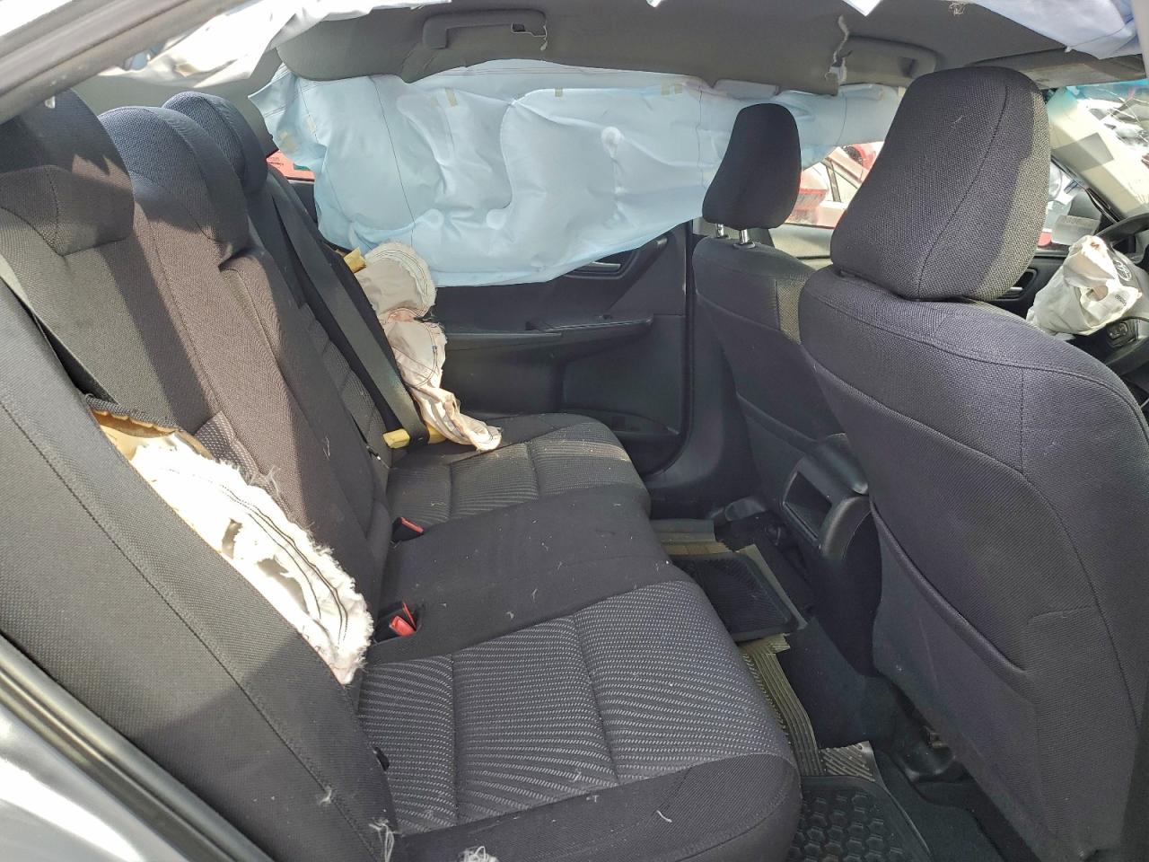 2015 TOYOTA CAMRY LE photo 10