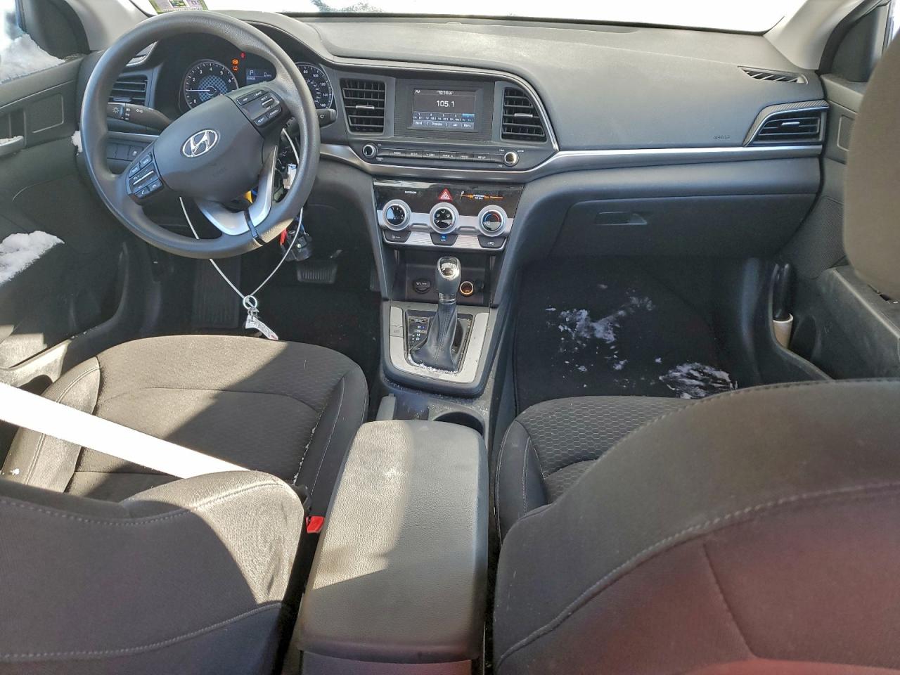 2019 HYUNDAI ELANTRA SE photo 8