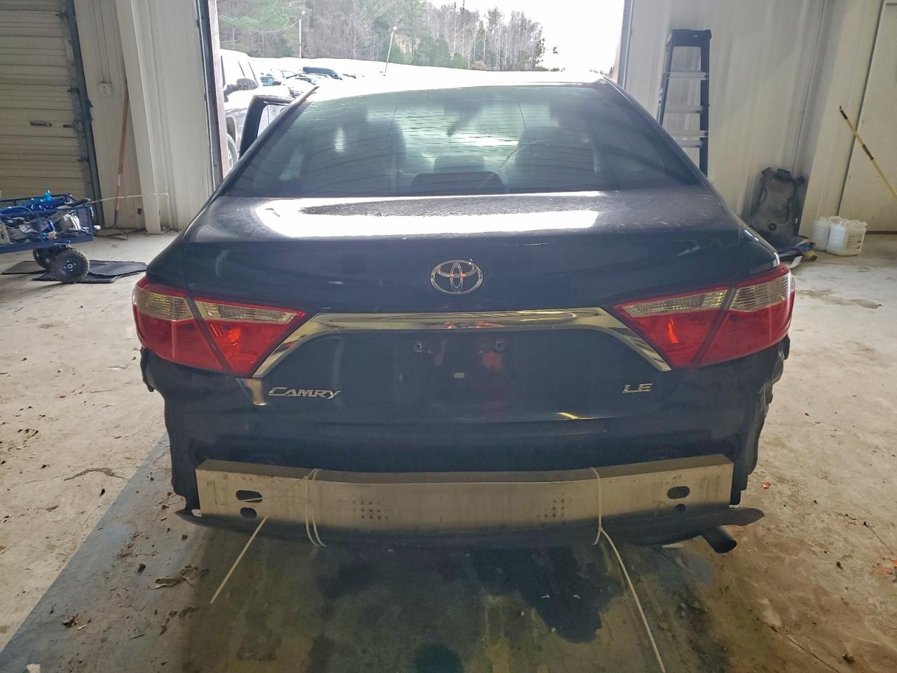 2017 TOYOTA CAMRY LE photo 6