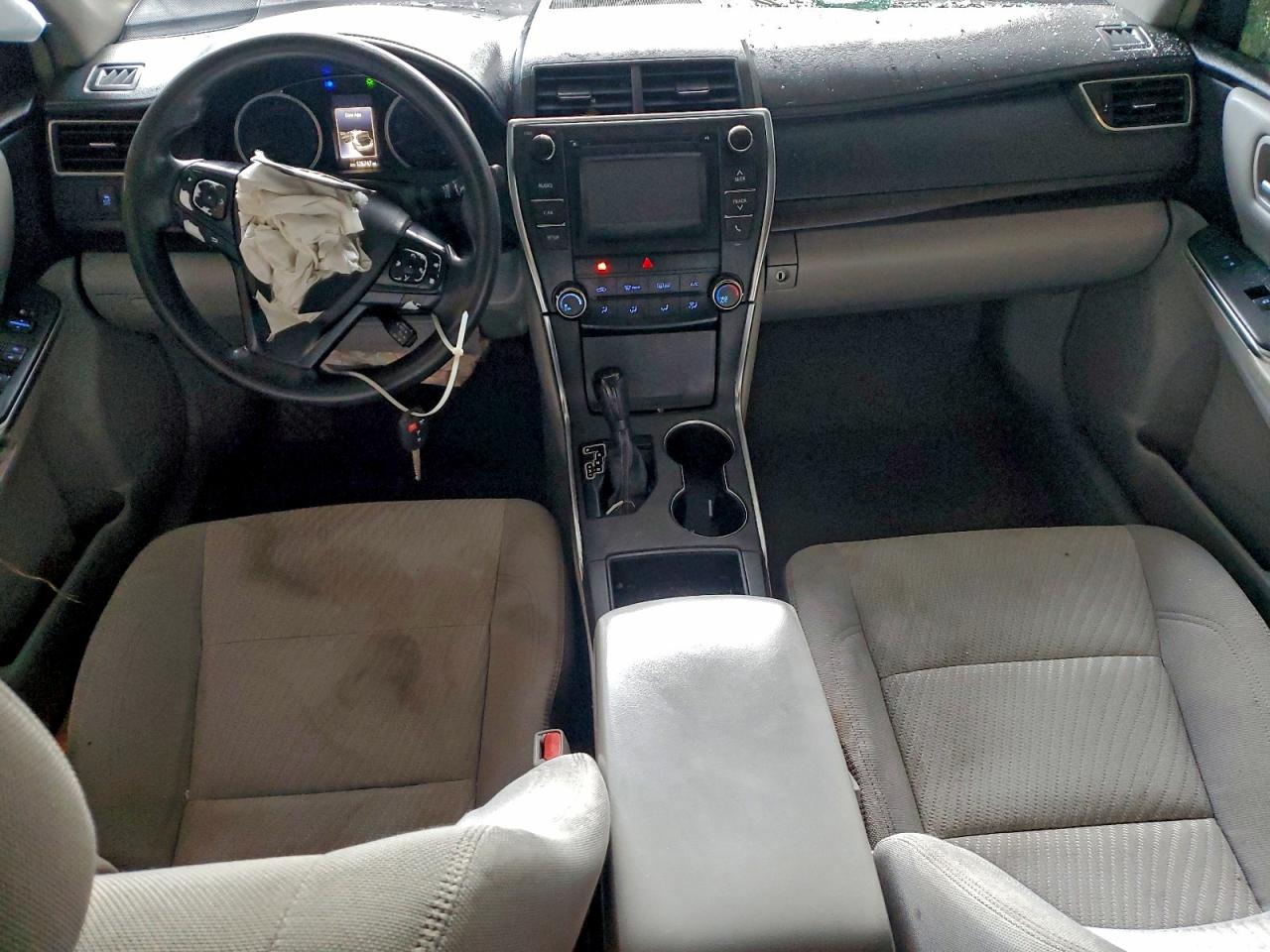 2017 TOYOTA CAMRY LE photo 8