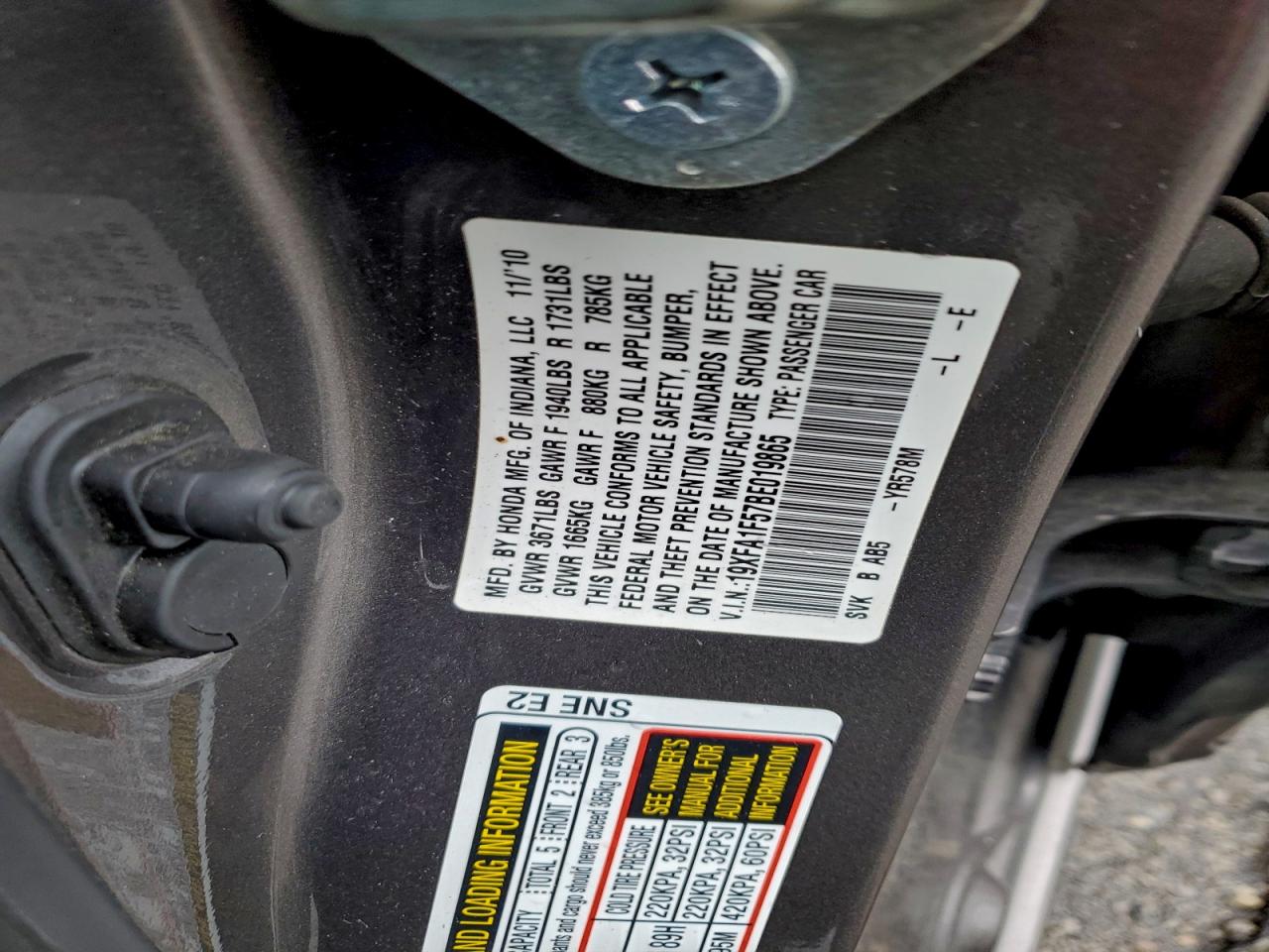 2011 HONDA CIVIC LX photo 12