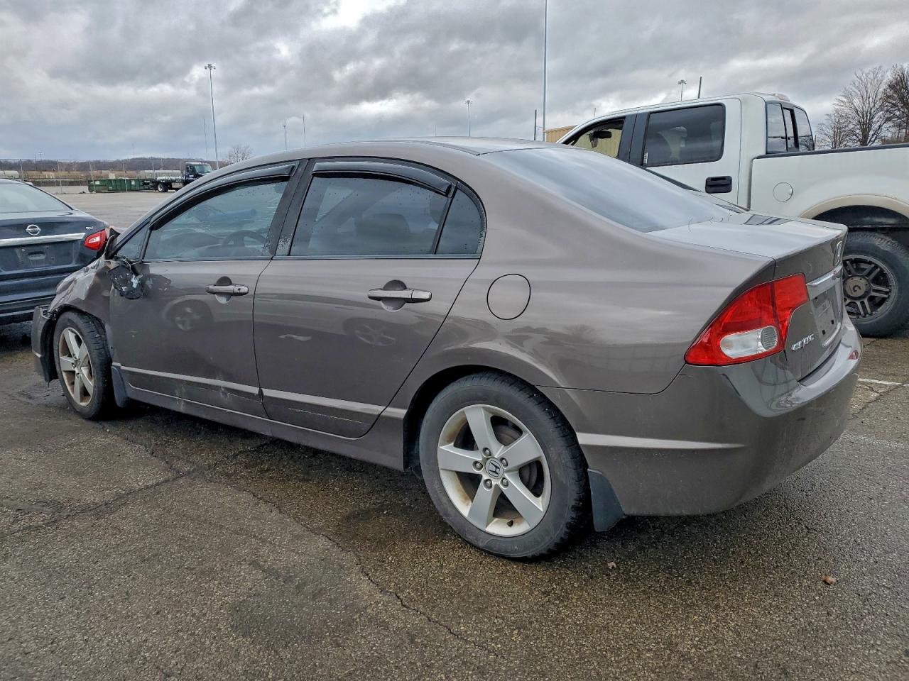 2011 HONDA CIVIC LX photo 2