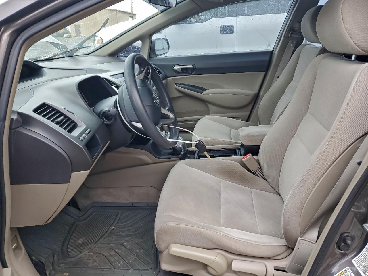2011 HONDA CIVIC LX photo 7