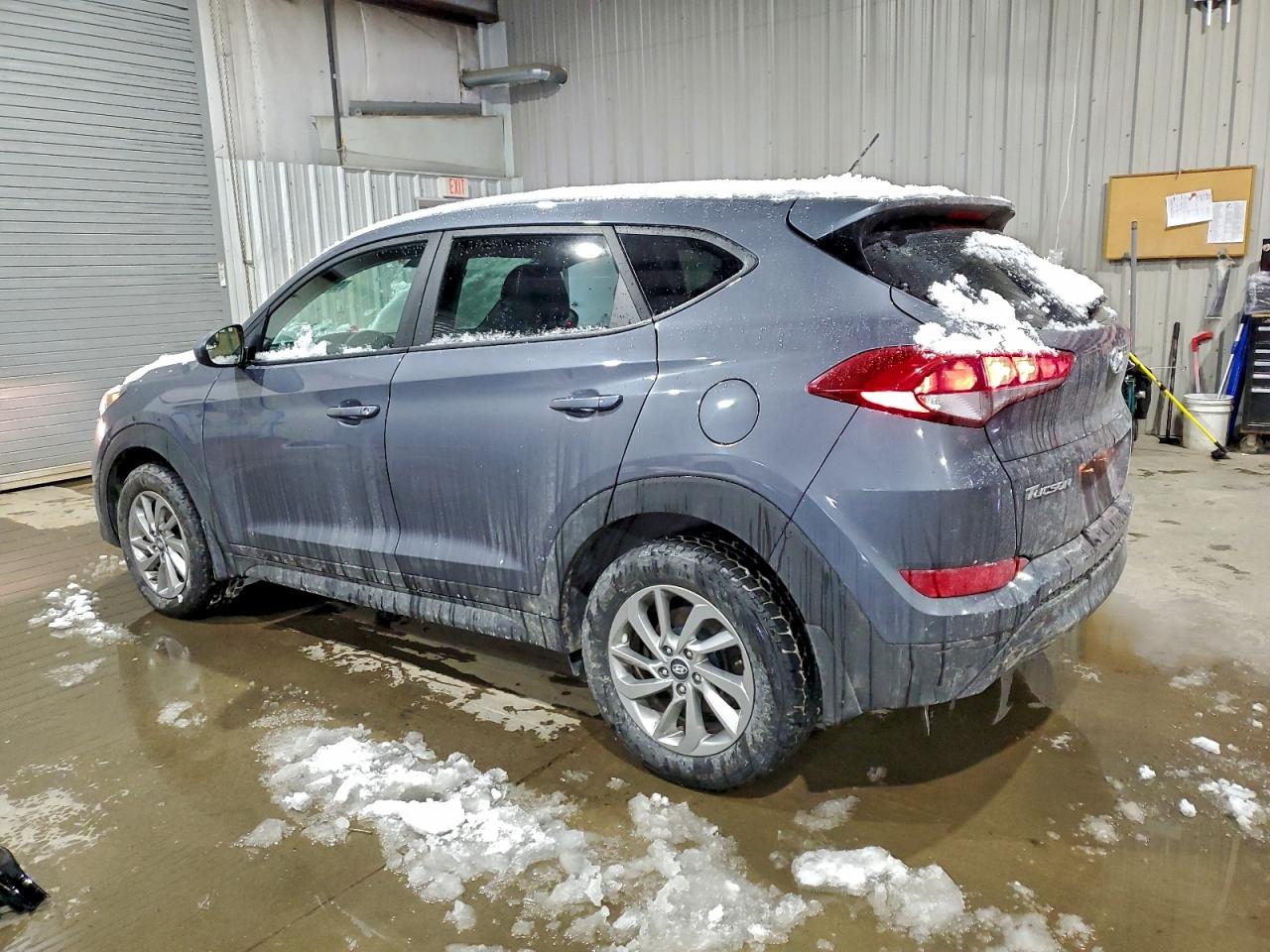 2018 HYUNDAI TUCSON SE photo 2