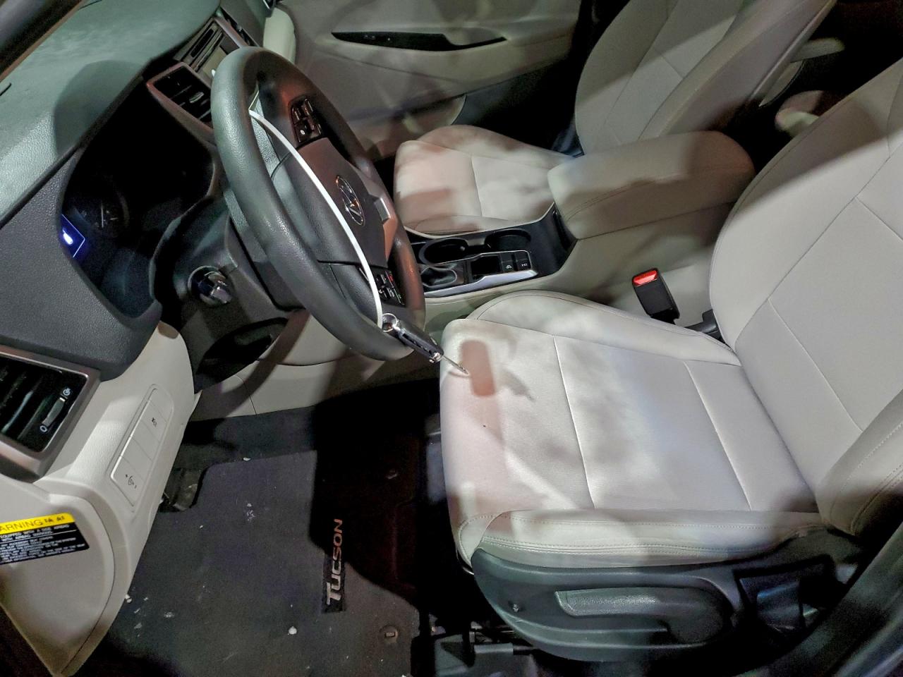 2018 HYUNDAI TUCSON SE photo 7